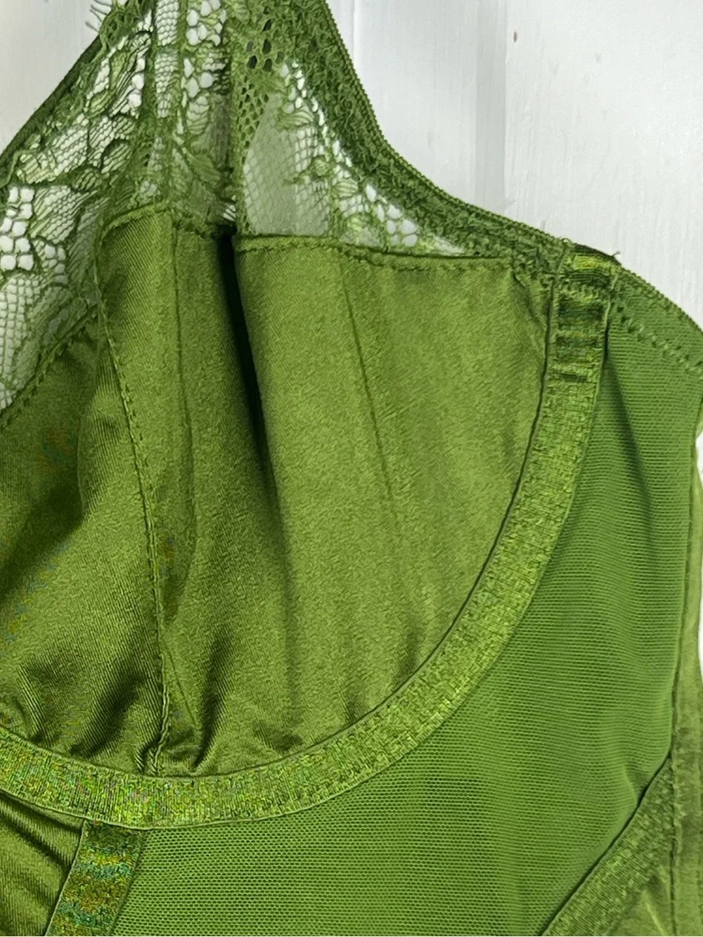 Victoria’s Secret Longline Bralette In Vibrant Olive Green Underwire Size XS